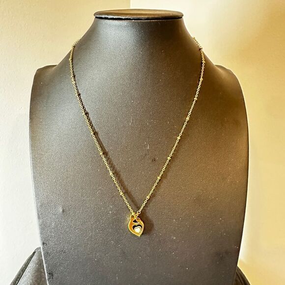 NIB gold tone "mother and child" holding opal, 18" necklace! - Picture 4 of 13